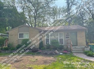 34025 Glenview Dr, Farmington, MI 48335