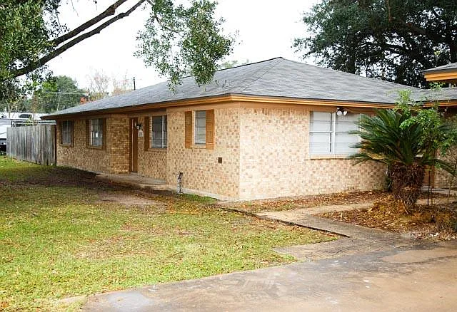 4209 Strawberry Dr — Photo 1