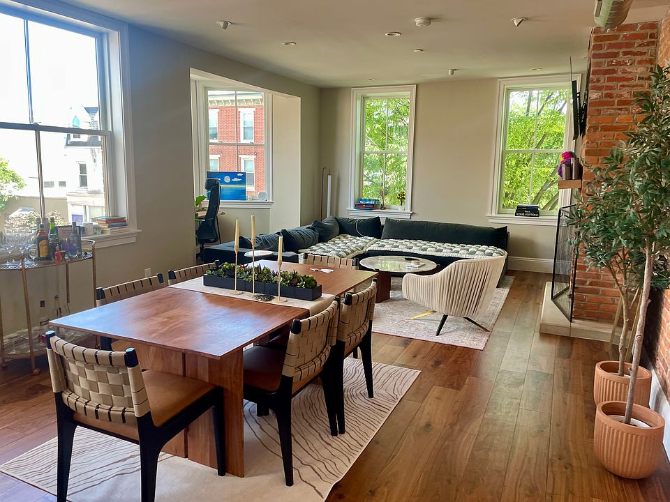 Open concept dinning room/family room/ office nook