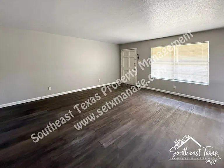 655 Adams St #1 — Photo 2