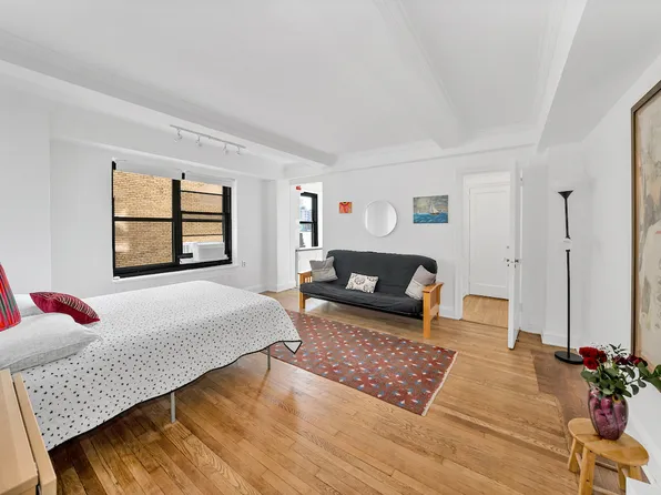 300 West 23rd Street image 1 of 4