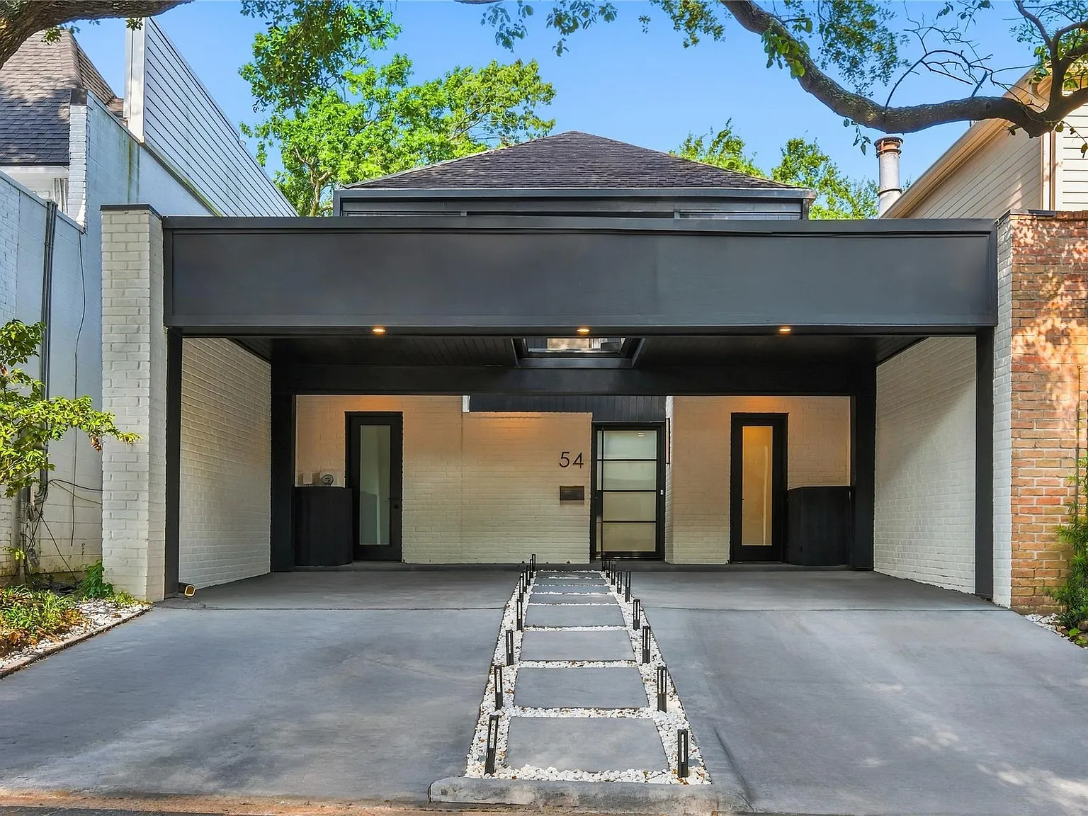 3 bed, 3.0 bath, 2544 sqft, $4,500 — Photo 2