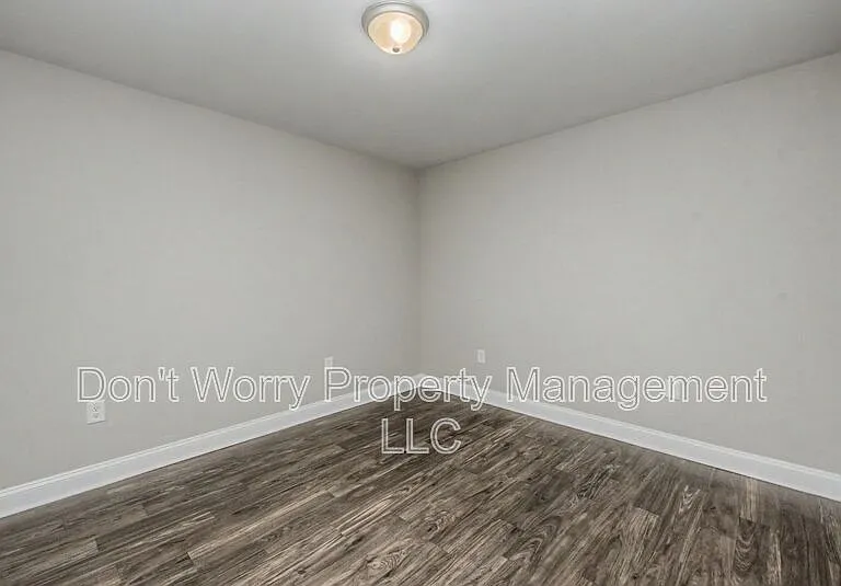615 Dumaine St — Photo 6