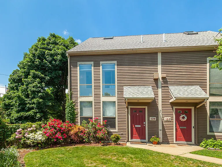 129 Governor Winthrop Rd — Photo 31