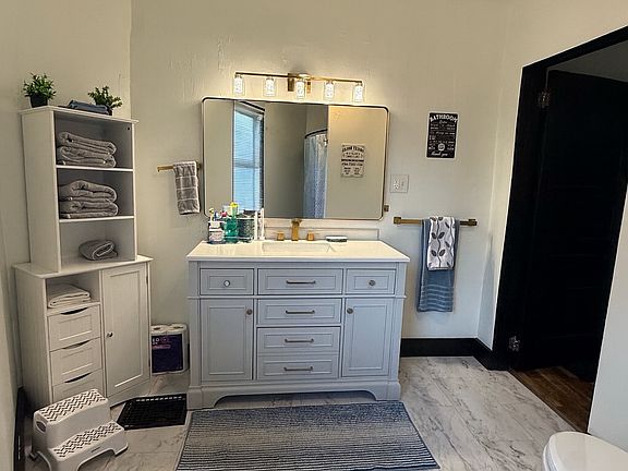 5th image of 3563 Library Rd