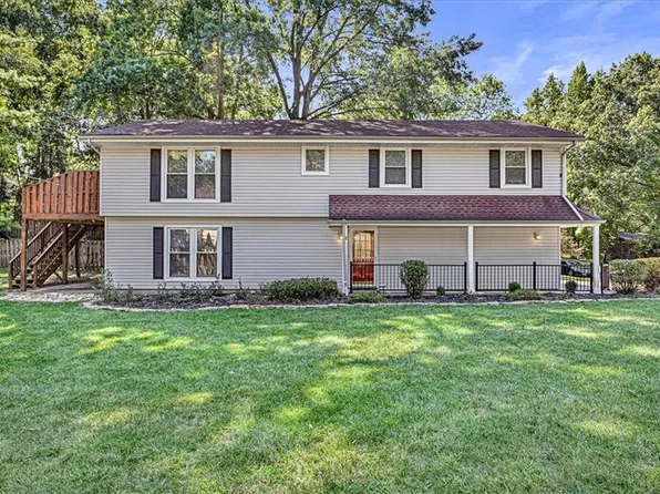 3923 N Central St, Kansas City, MO 64116