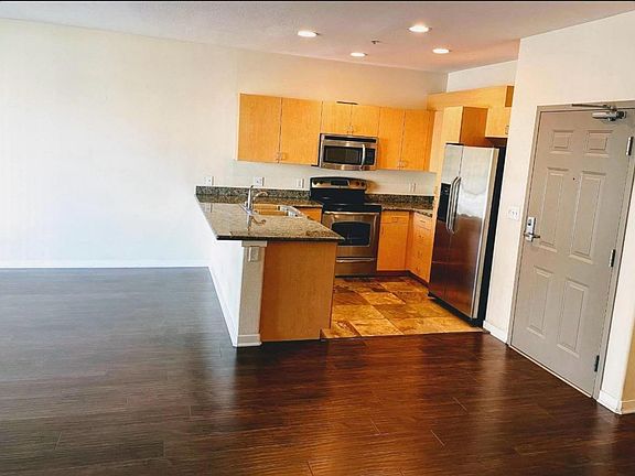 2nd image of 1501 Front St Unit 416