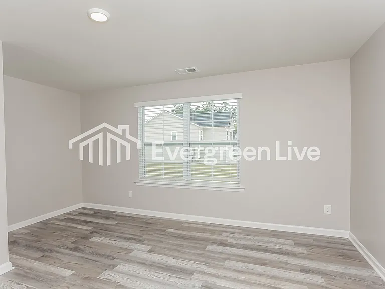 805 Vanguard St — Photo 11