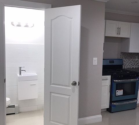 Full Bathroom