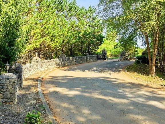 4th image of 946 Bay Creek Dr Lot 12