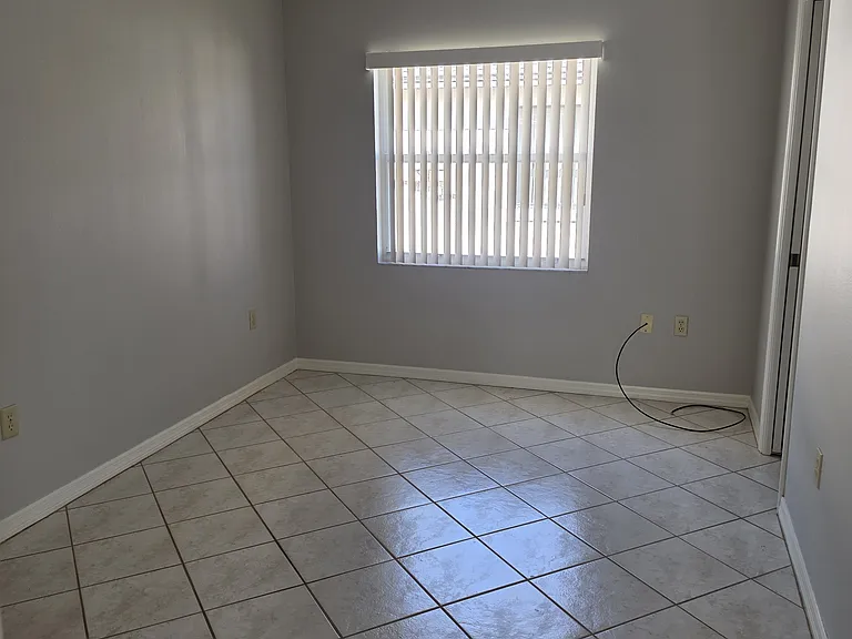 619 Cockatoo Loop — Photo 5