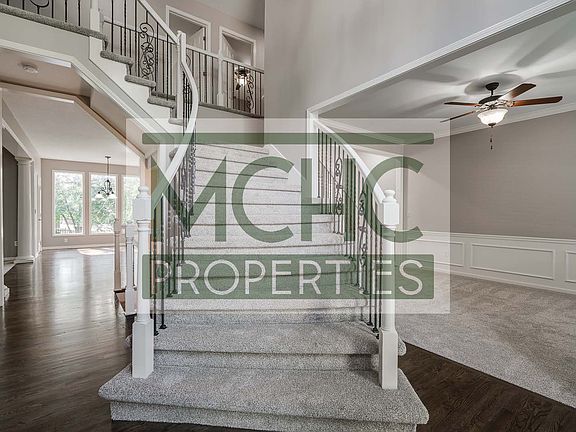 3rd image of 5909 W 153rd Ter