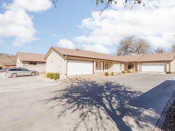 2nd image of 465 S Main St APT 3