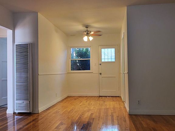 2nd image of 11202 Camarillo St #11204