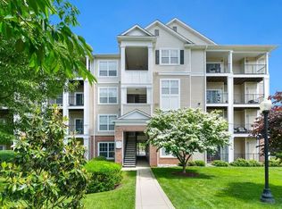 19625 Galway Bay Cir APT 204, Germantown, MD 20874