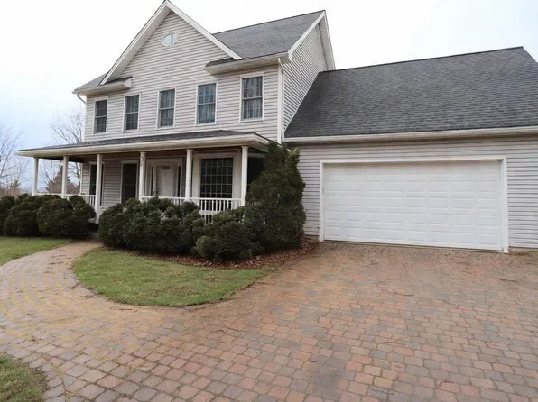 36 Tomahawk Path, Derby, VT 05829