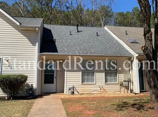 6182 Field Stone Dr, Douglasville, GA