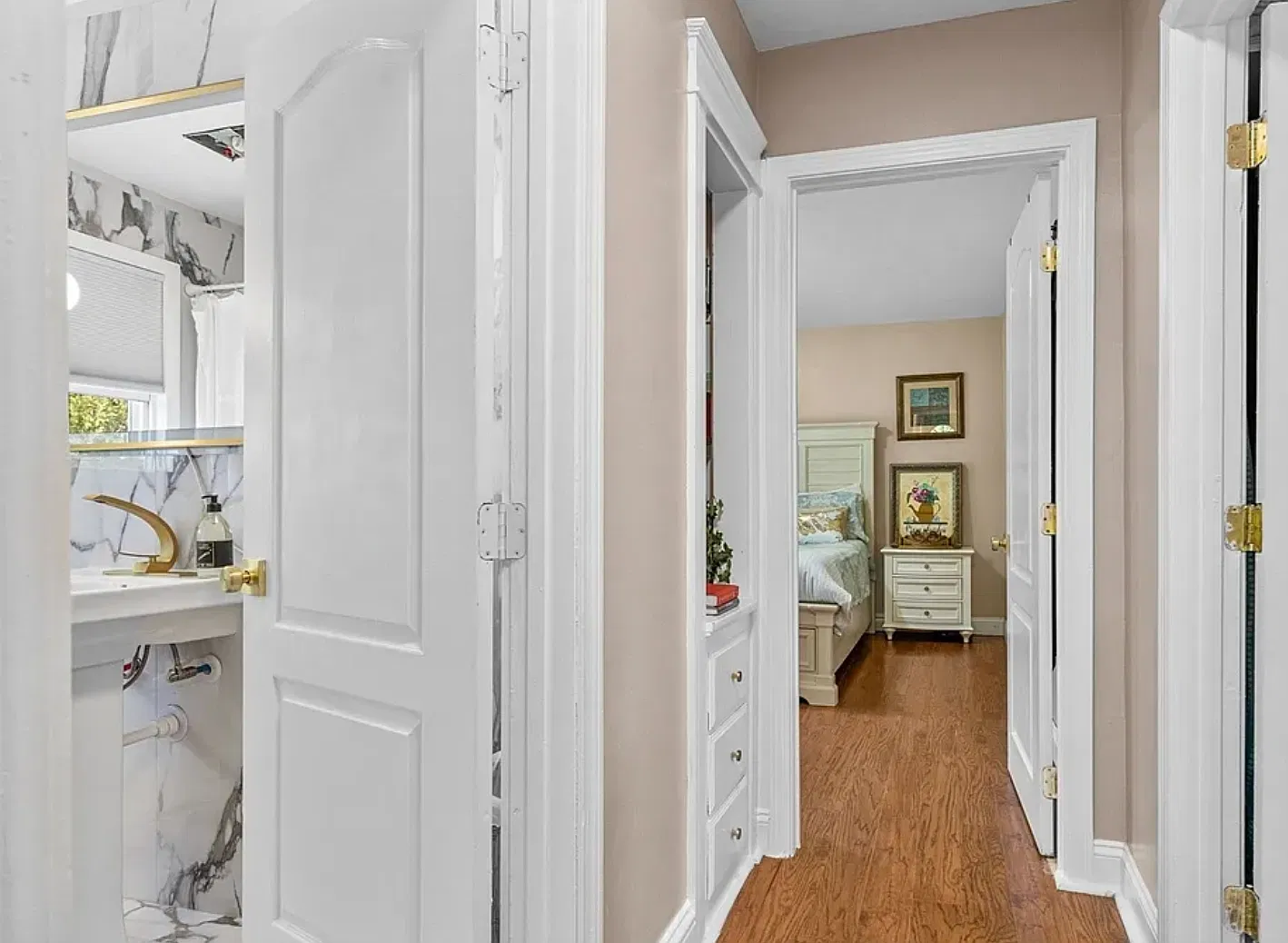 3 bed, 900 sqft, $2,900 — Photo 2