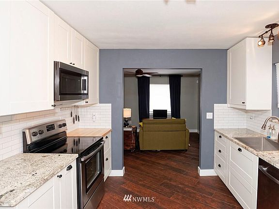 5th image of 4044 E C St