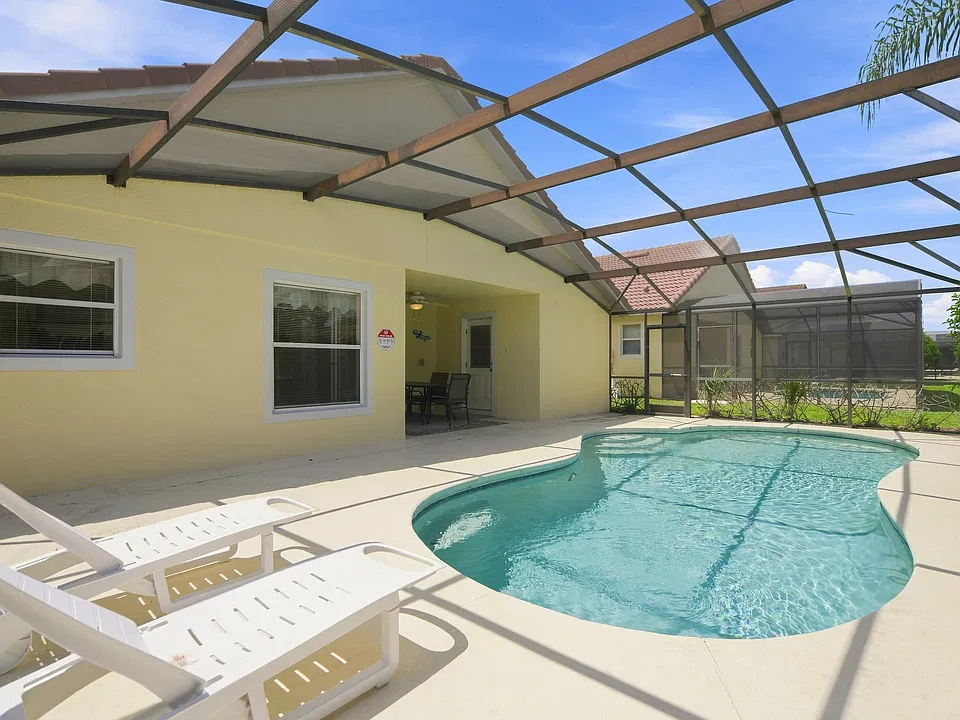338 Robin Rd