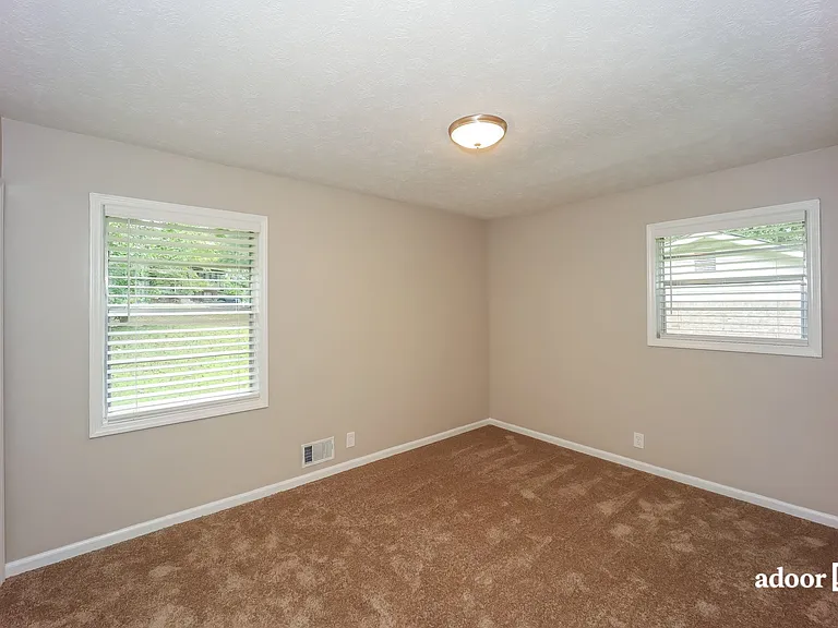 2928 Ann Marie Ln — Photo 11