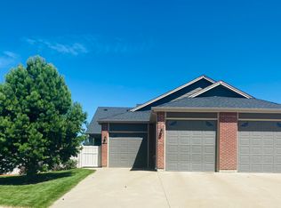 1898 8th St W, Dickinson, ND 58601