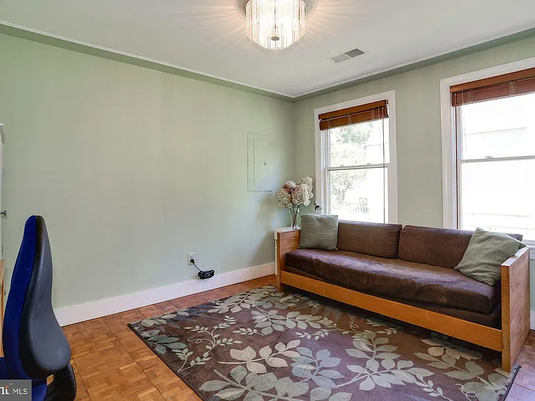 144 N Bedford St #B — Photo 23