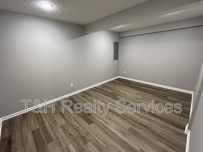 11423 Mears Dr — Photo 15