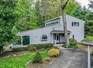 19 Copper Beech Ln, Ridgefield, CT 06877