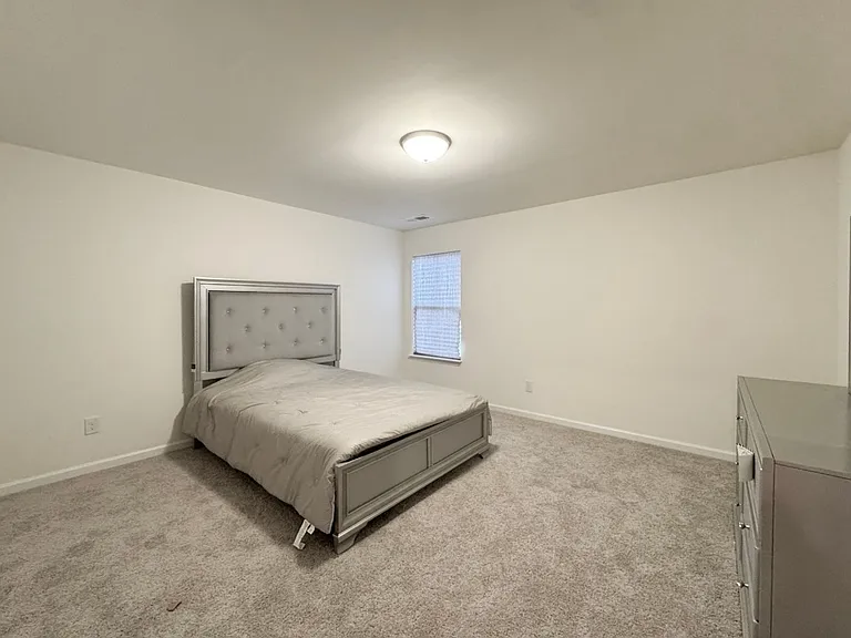 612 Columbus Cir — Photo 13