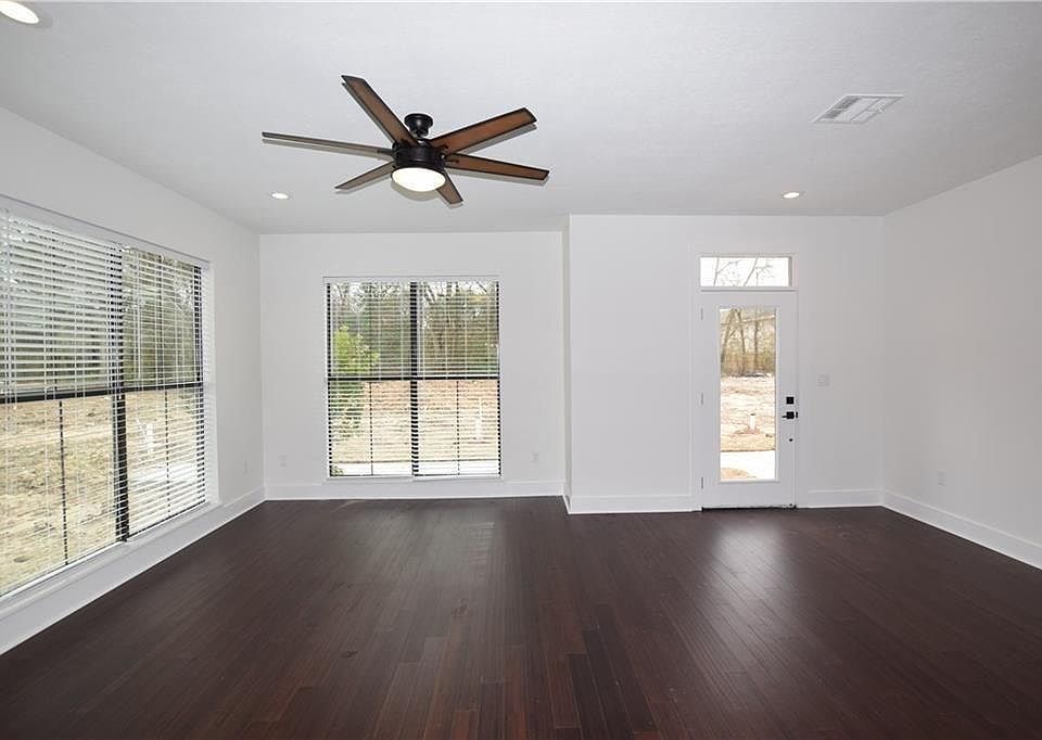 2nd image of 3535 Knight Ln #11