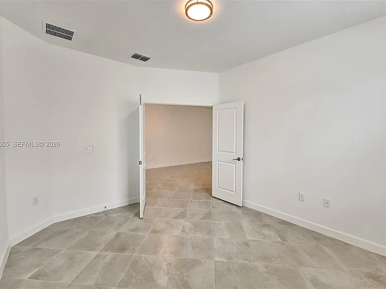 20545 Hazelnut Ct S — Photo 16