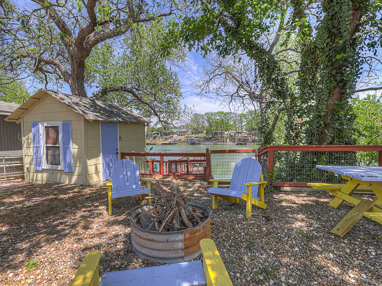 1015 Reiley Rd — Photo 40