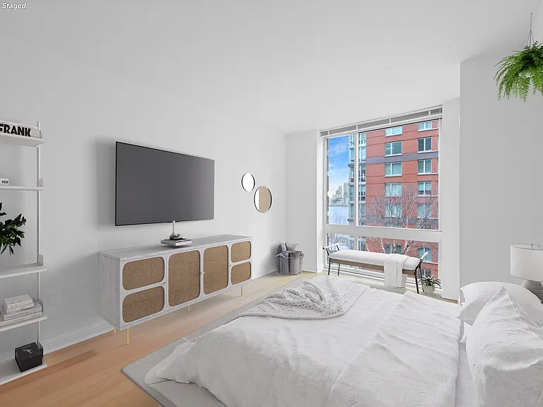 211 N End Ave #5J — Photo 8