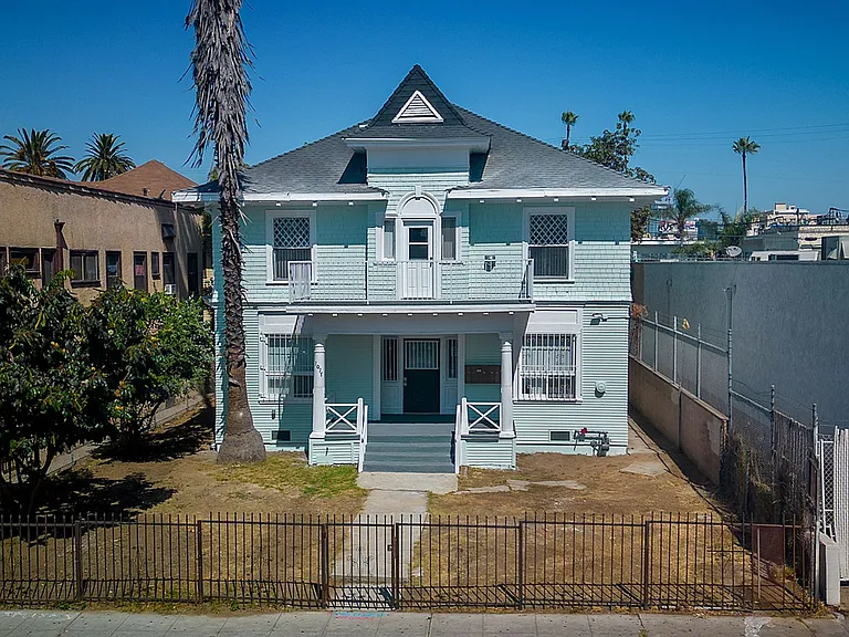 1017 S Burlington Ave — Photo 11