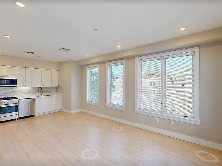 197 Green St #306 — Photo 1