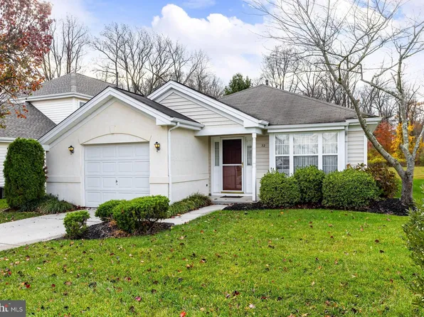 32 Nature Ln, Sewell, NJ 08080