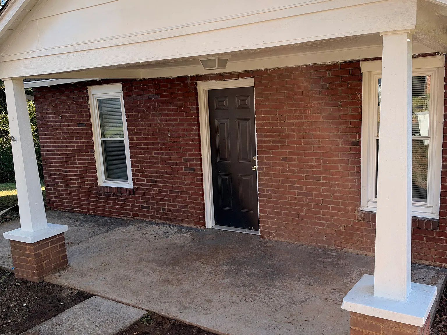 2 bed, 817 sqft, $1,200 — Photo 2