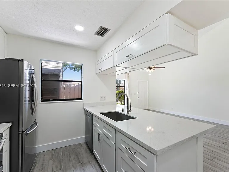 2025 SW 82nd Ave #1 — Photo 17