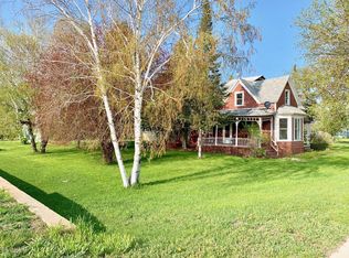 303 Center St W, Roseau, MN 56751