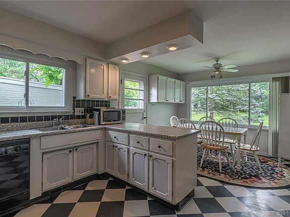 5th image of 5648 Mark Dale Dr
