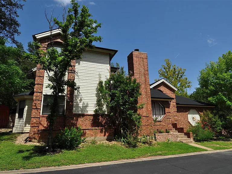 9902 Talleyran Dr — Photo 2