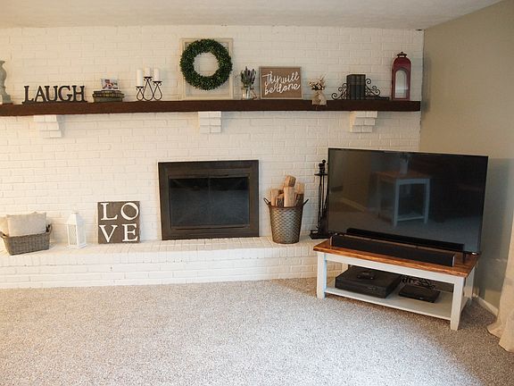 2nd image of 940 Buttercreek Cir