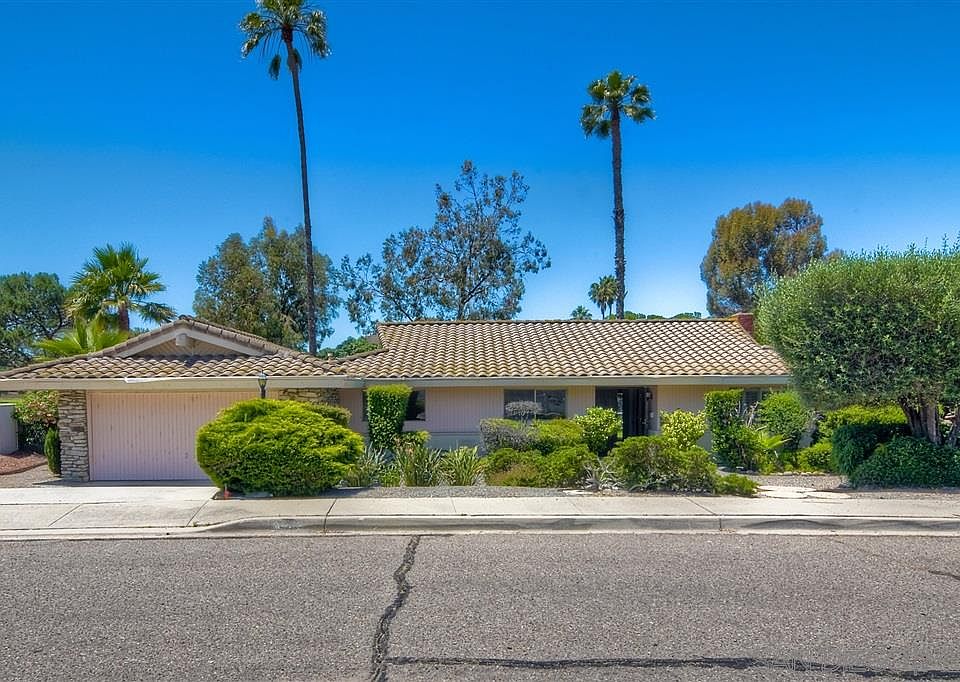 1st image of 12163 Bernardo Oaks Ct