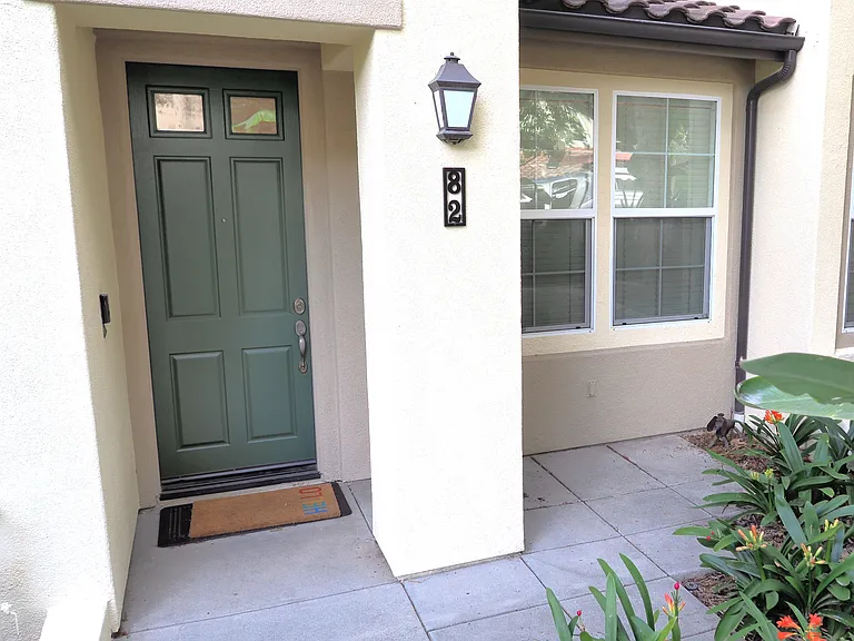 82 Vermillion — Photo 2