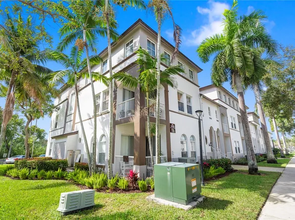 4435 SW 160th Ave APT 104, Miramar, FL 33027