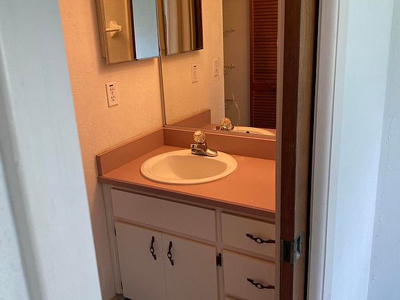 5th image of 38 Pebble Beach Cir