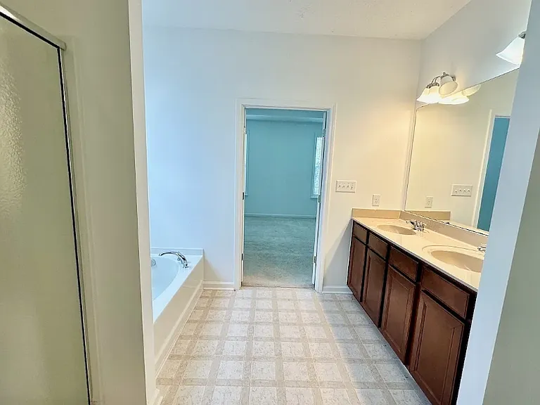 1566 Valdarno Dr — Photo 14