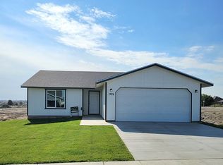 1329 W Polo Ridge Dr, Moses Lake, WA 98837