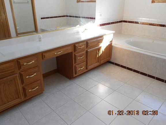 4th image of 2100 Glencorse Cir